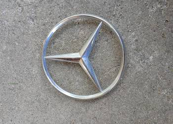 EMBLEMAT BAGAŻNIKA MERCEDES W201