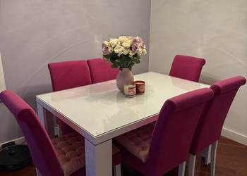 Stół do jadalni z krzesłami