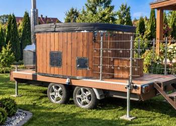 Duże mobilne jacuzzi zarejestrowane