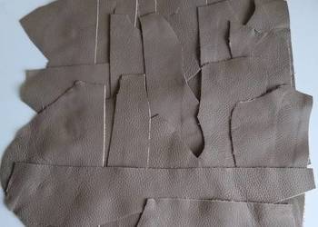 Skóra (525 g) Licowa Włoska średnie i małe kawałki Brązowy