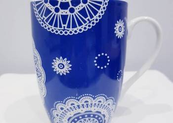 Kubek ceramiczny z imitacją haftu