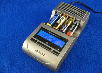 Ładowarka mikroprocesorowa VOLTCRAFT  Cm420 Ładowarka mikroprocesorowa VOLTCRAFT  Cm420