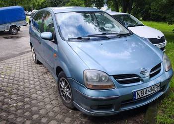 Nissan Almera Tino