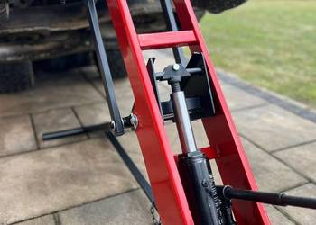 Podnośnik do traktorka / kosiarki samojezdnej – solidny
