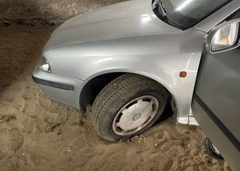 SKODA OCTAVIA I BŁOTNIK LEWY PRZÓD