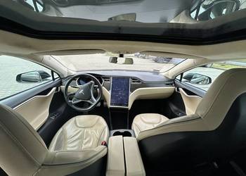 Tesla S 85