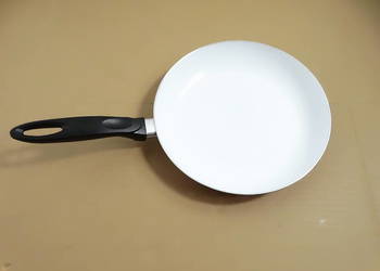 Nowa Patelnia Ceramiczna 24 cm Pomarańczowa – Na Indukcję i Gaz