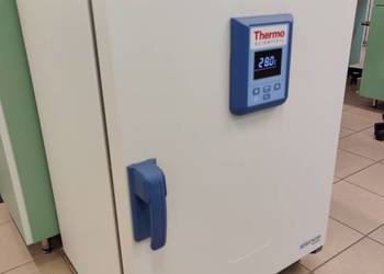 Inkubator mikrobiologiczny mały, wyposażenie laboratorium
