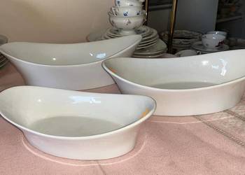Salaterka- gondolka. Biała porcelana. Bez sygnatury.  Największa