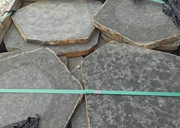 Kamień na chodnik stopy kamienne czarne ścieżka Nero Kostka Czarna granit