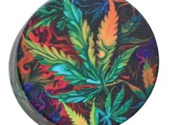 Kolorowy Młynek do Tytoniu Grinder Metalowy z Kolorowym Liściem Marychy