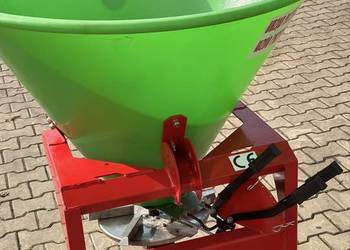 Rozsiewacz nawozu lejek posypywarka posypywacz soli piasku lej