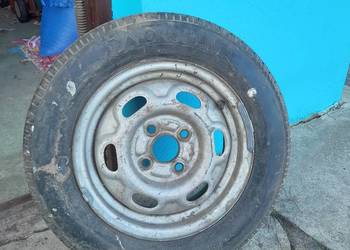 Koło felgą z oponą R13