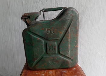 Metalowy kanister na paliwo z roku 1975 wsk wfm  5 litrowy