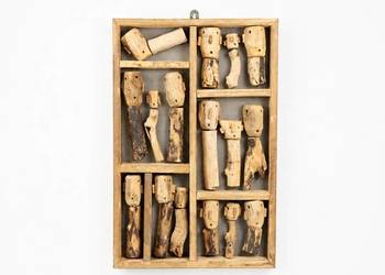 Przepiękny Obraz Ścienny BOHO – Drewniana Gablota, Figurki Driftwood / Myst