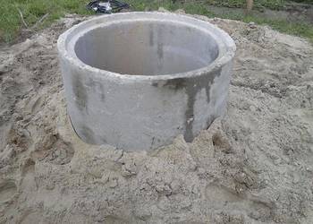 Studnia kopana w kręgach betonowych