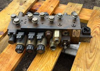 Rozdzielacz hydrauliczny LINDE AV5268 1