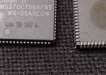 TMS370C756AFN T PLCC60  8-BIT MICROCONTROLLER. Producent: Texas Inst.