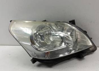 TOYOTA VERSO 09-13 LAMPA PRZÓD PRAWA