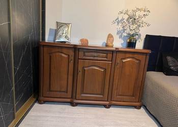 Sprzedam dwie komody i kanapę