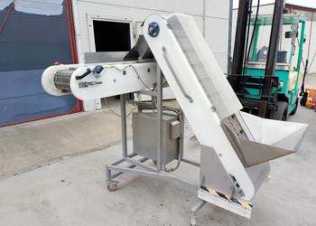 Podajnik z przesiewaczem