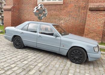 MERCEDES 124 sedan. rok 1988. poj 2.3 benz-gaz. Skrzynia Automat