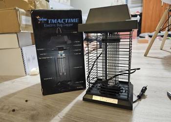 Lampa przeciwko owadom latającym