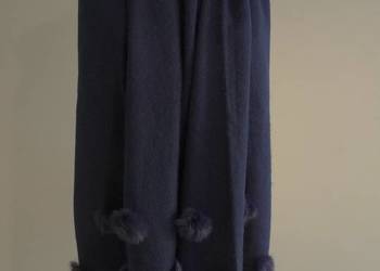 Szal z Wełny Pashmina Duży Zdobiony Wełną Królika Granatowy Kolor