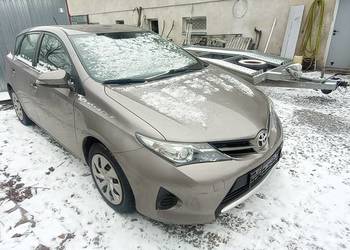 Bezwypadkowa Toyota Auris benzyna lub zamiana