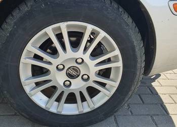 Volvo v 40 2004