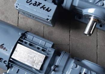 Motoreduktor 0,37 kW/ 25 obr Motoreduktor 0,37 kW/ 25 obr