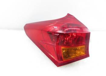 LAMPA LEWA TYLNA TOYOTA AURIS II KOMBI E18