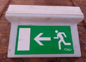 Oprawa ewakuacyjna piktogram lampa awaryjna