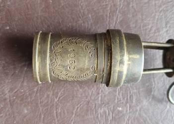 Zabytkowa mosiężna lampa Górnicza