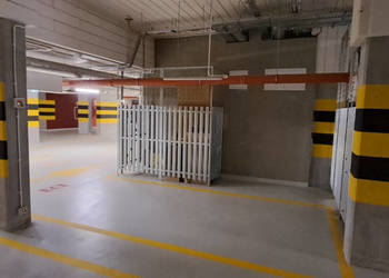 Wynajmę miejsce postojowe w garażu na samochód i motor W-wa Ursus