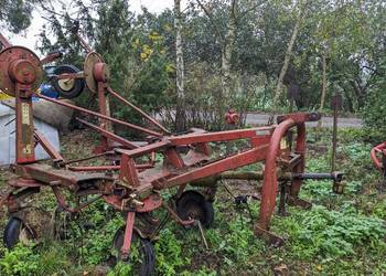 Przewracarka przetrząsacz karuzelowy PZ