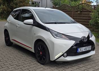 Fajna Toyota Aygo. Książka serwisowa.