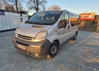 Opel vivaro 2.5cdti  2006r osobowy