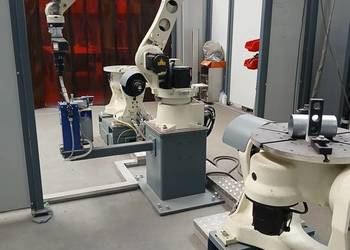 Sprzedam robotyzowane stanowisko z 2 stolami obrotowymi