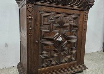 Stara komoda neorenesansowa