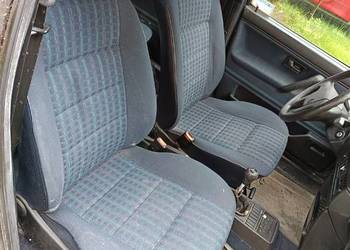 VW Volkswagen Golf 2 II fotele siedzenia kanapa