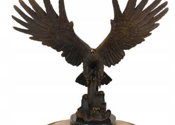 Atakujący Orzeł z Rozłożonymi Skrzydłami - Myszołów - Figura Rzeźba z Brązu Atakujący Orzeł z Rozłożonymi Skrzydłami - Myszołów - Figura Rzeźba z Brązu