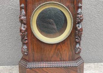 S111 Obudowa starego małego zegara stołowego drewno otwór