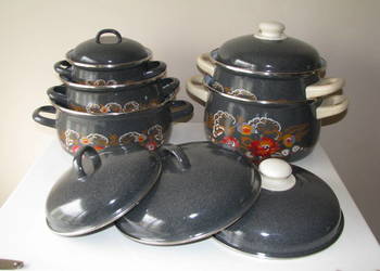 Solidne czeskie garnki emaliowane z czasów PRL z pokrywkami komplet 5 garn