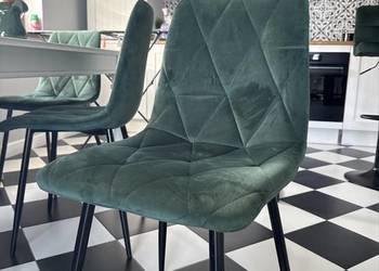 Krzesła z aksamitu
