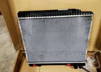 Nowa chłodnica wody Nissens do MB W123 300D Turbo