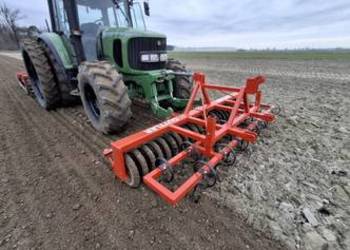 Agregat uprawowy na przedni tuz