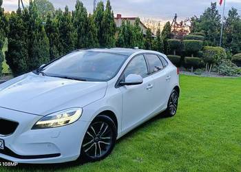 Volvo V40 2.0 Diesel 2017 rok. Stan techniczny i wizualny bardzo dobry.