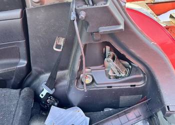 Boczek/tapicerka bagażnika prawy Suzuki Swift MK7 Hatchback 5d