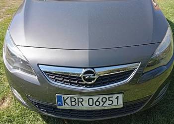 Opel astra  2011